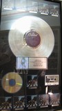 10- Disco di platino per la vendita di oltre 11 milioni di copie dell'album dei Beatles 'Abbey Road'.JPG